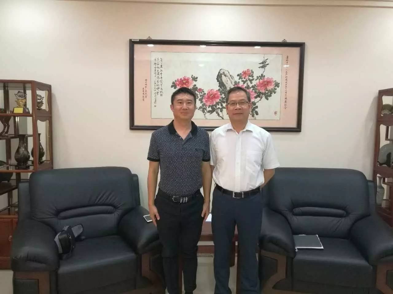 涂多多考察越南鈦礦獲當地領事館熱情接待 title=